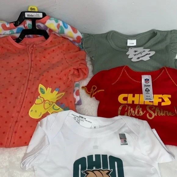 Lot of 6 pieces of girls' clothing 3-6 months new - Picture 1 of 4